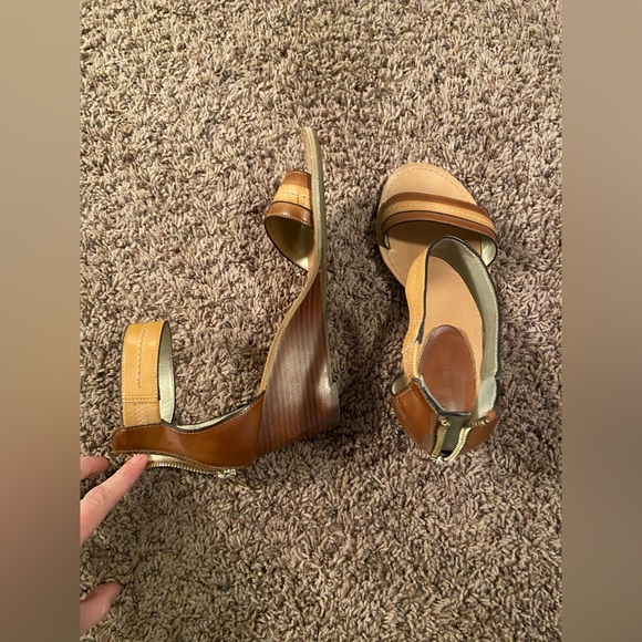 Tan leather Tommy Hilfiger wedges size 7.5 - Picture 3 of 4
